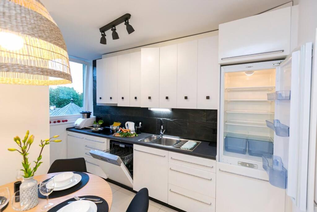 Apartment Piekne, Przestronne Mieszkanie Przy Placu Teatralnym. Warsaw