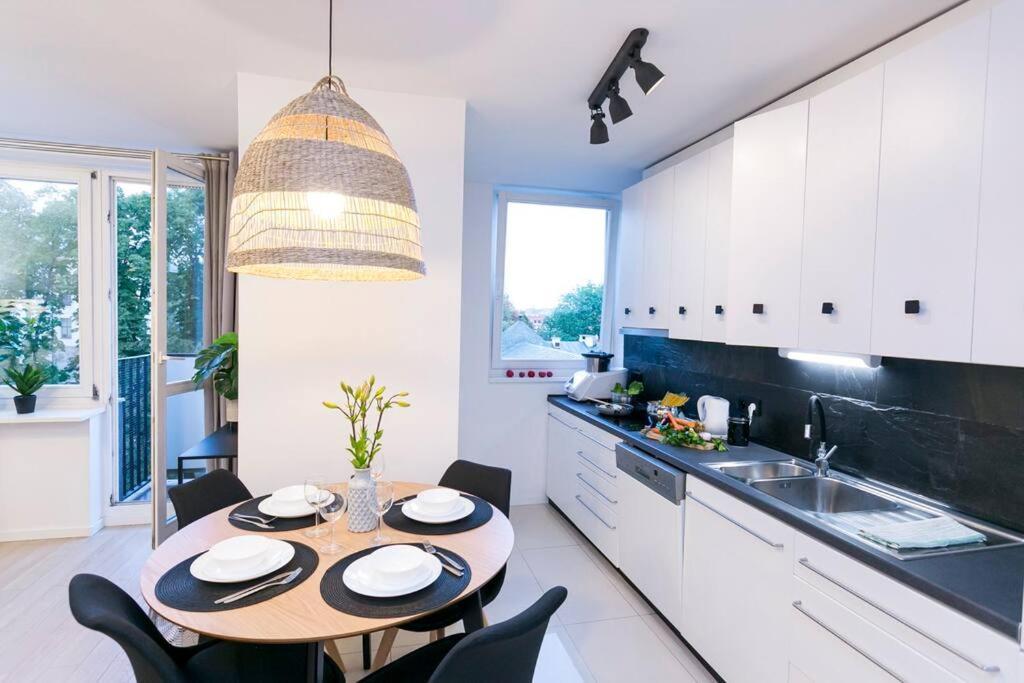 Piekne, Przestronne Mieszkanie Przy Placu Teatralnym. Apartment *